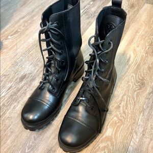 ✨Tory Burch Combat boots✨